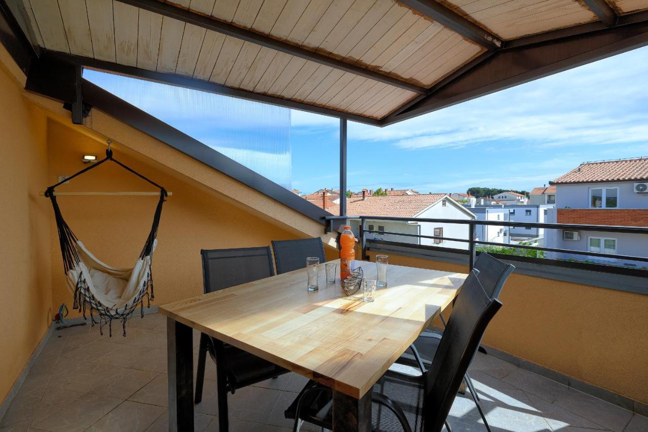 Apartments Ari And Bonnie - Cozy With Roof Terrace Pula Extérieur photo