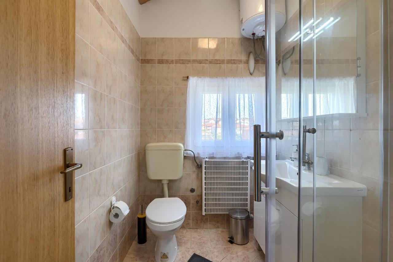 Apartments Ari And Bonnie - Cozy With Roof Terrace Pula Extérieur photo